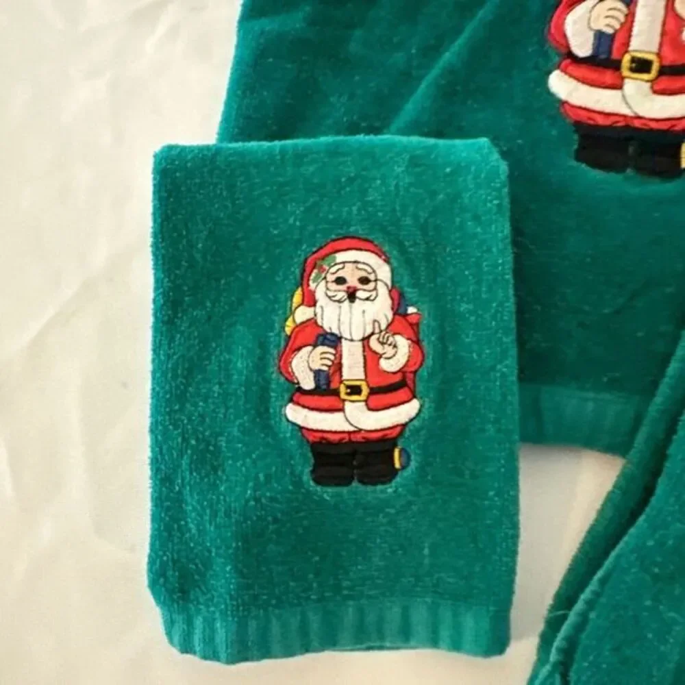 Vintage 3-D embroidered Santa Christmas Towel Set of 3 Green Country Cottagecore